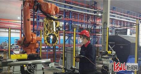 河北大工匠印超 自主研發(fā)機(jī)械設(shè)備，引領(lǐng)行業(yè)告別“買(mǎi)買(mǎi)買(mǎi)”